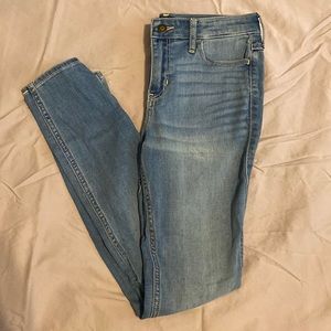 Holister - Mid-Rise Super Skinny - Classing Stretch 1s W25 L28